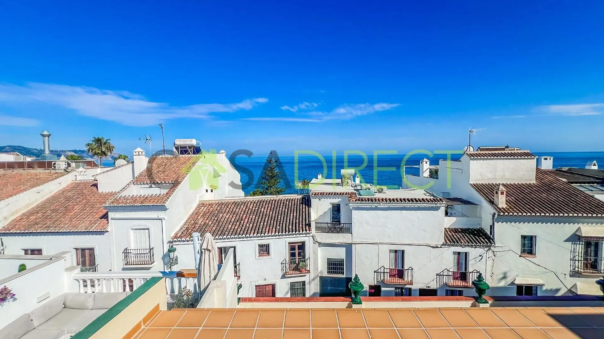 Bright 2-Bedroom Apartment With Private Patio And Communal Roof Terrace In Centr Nerja Spain