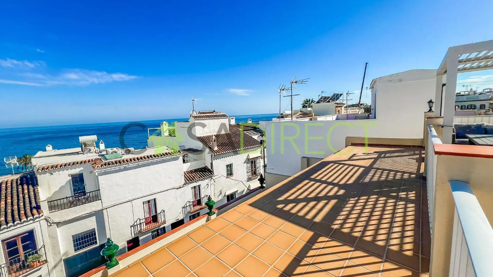 Bright 2-Bedroom Apartment With Private Patio And Communal Roof Terrace In Centr Nerja 0*,  Espanha