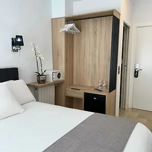 2* Casa de hóspedes Abril