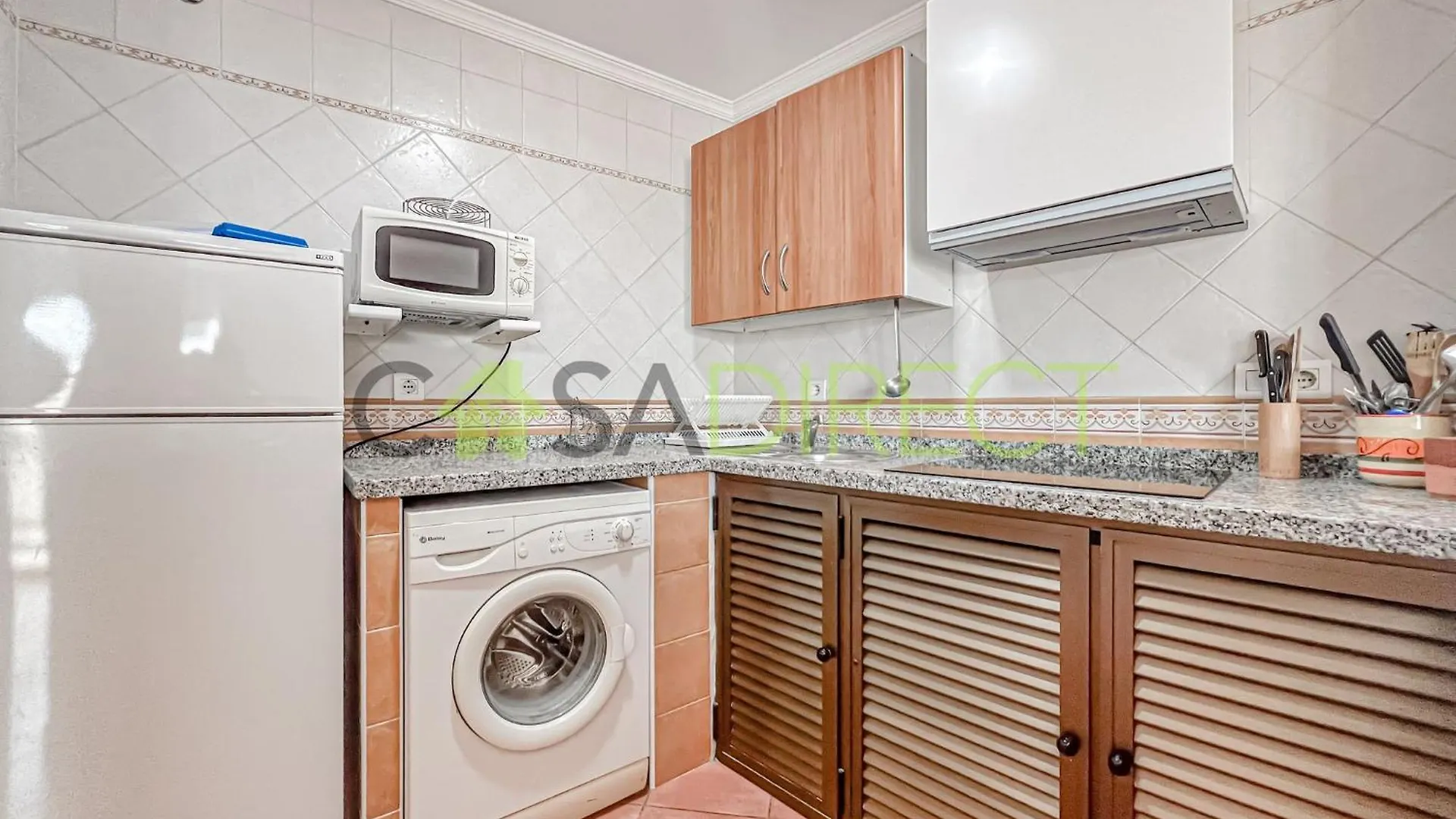 Bright 2-Bedroom Apartment With Private Patio And Communal Roof Terrace In Centr Nerja Spain